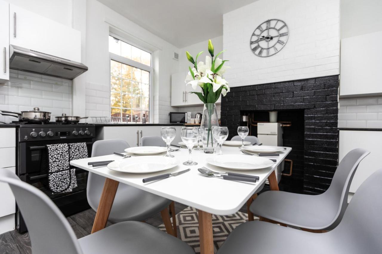 Spacious Three Bedroom Property! Hemsworth Exteriér fotografie