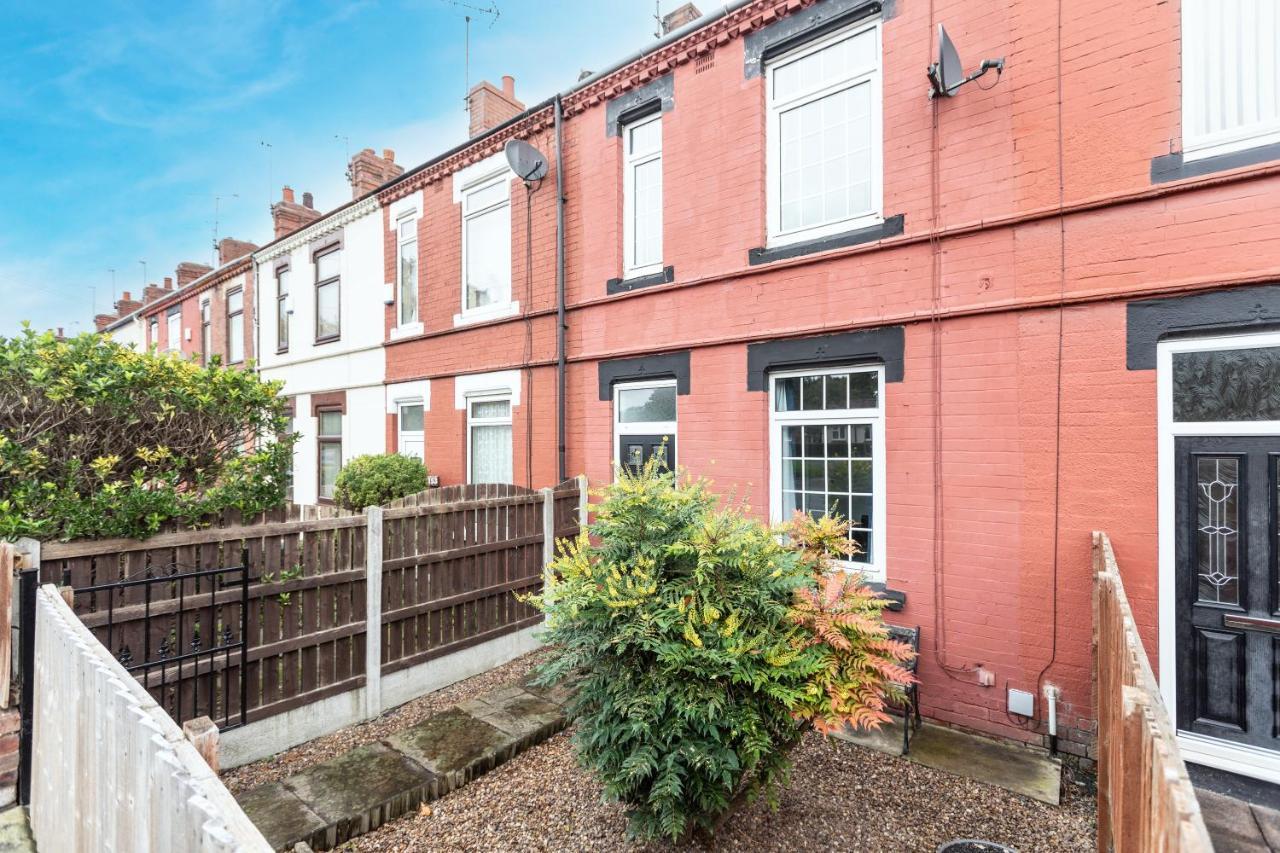 Spacious Three Bedroom Property! Hemsworth Exteriér fotografie